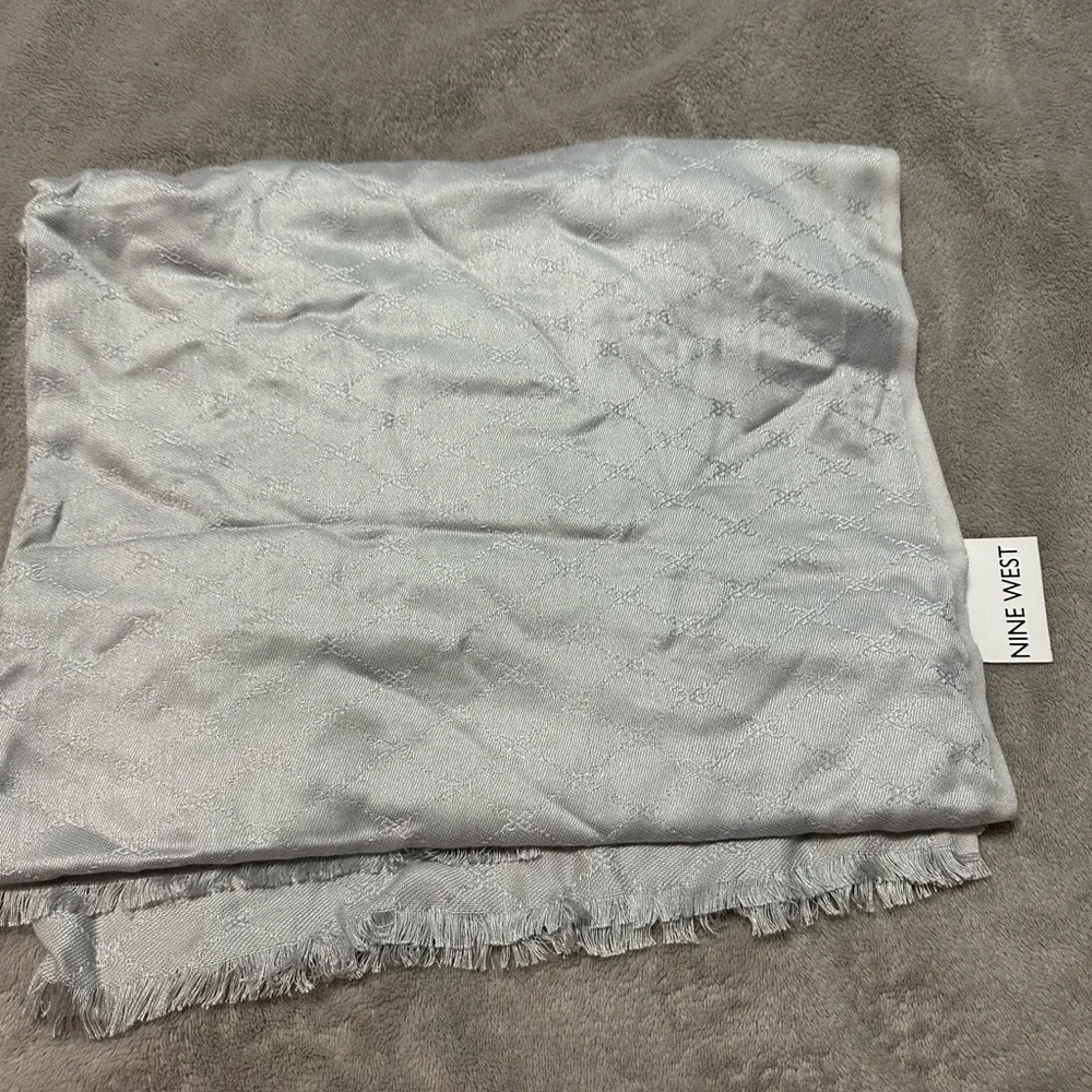 Nine West 100% viscose scarf nwt
